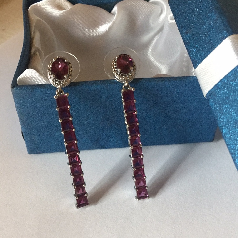 Beautiful Orissa Rhodolite Garnet (Ovl) Earrings